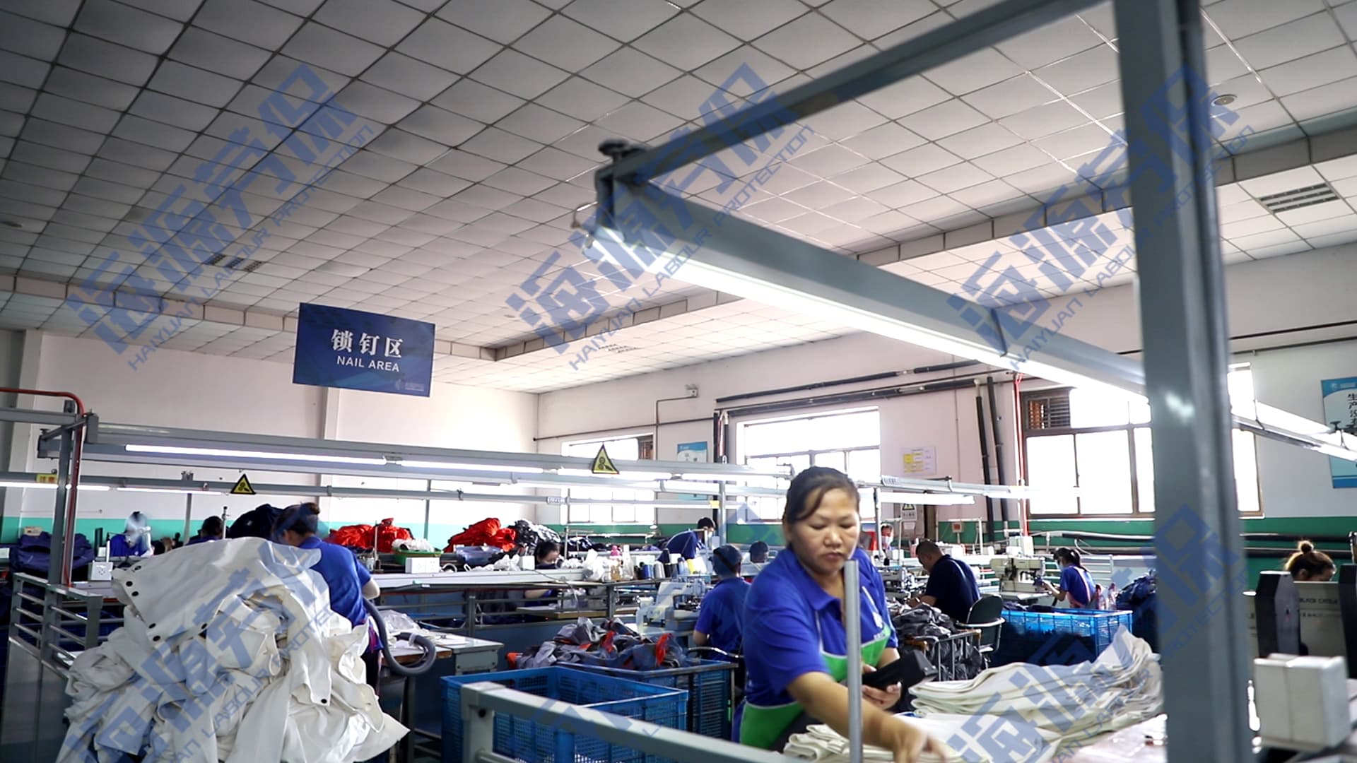 十大外围足球服后整理车间(图1)